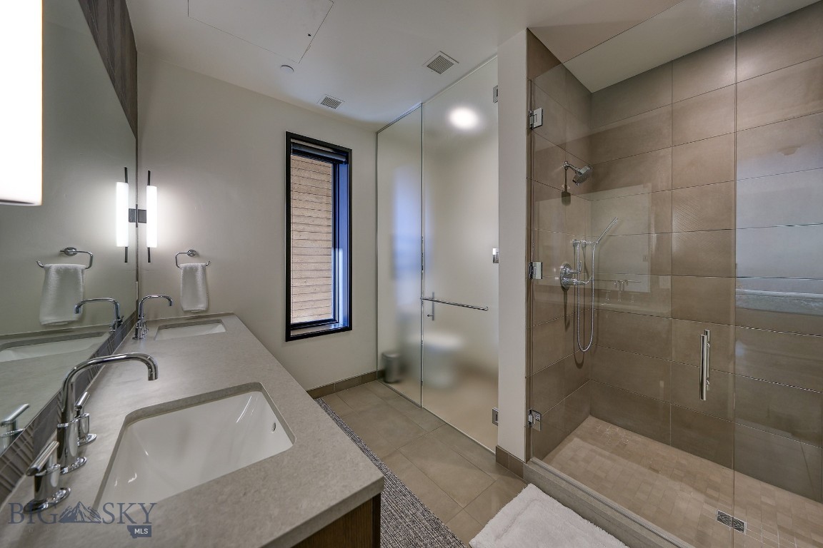 LakeLodge Residences - Residential