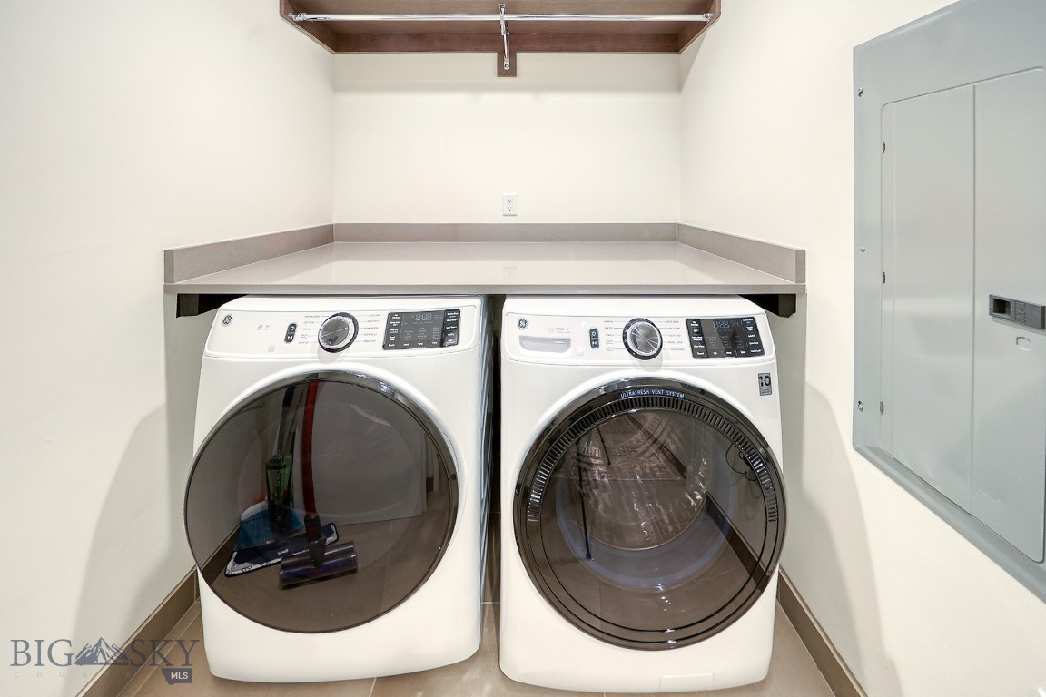 LakeLodge Residences - Residential