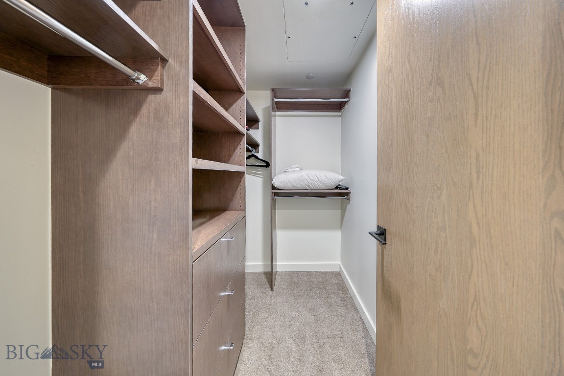 LakeLodge Residences - Residential