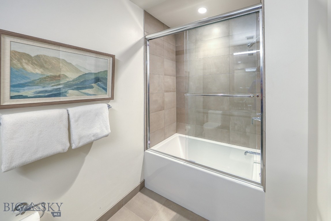 LakeLodge Residences - Residential