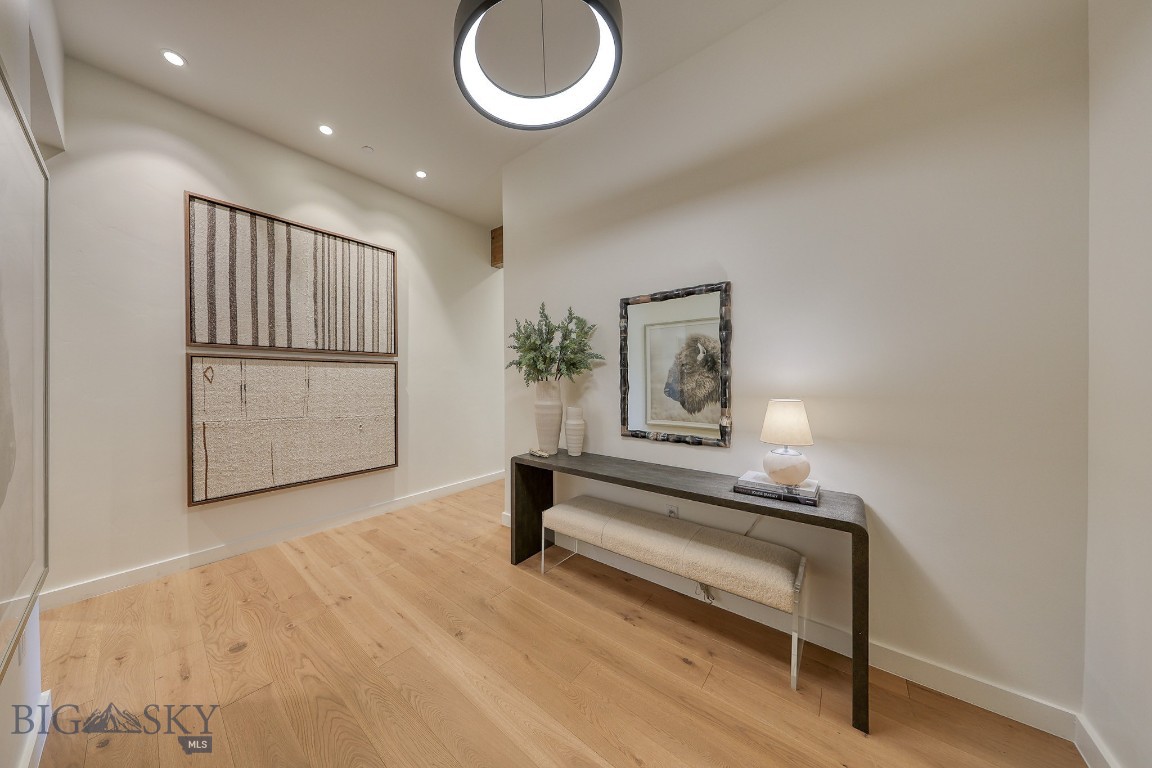 LakeLodge Residences - Residential