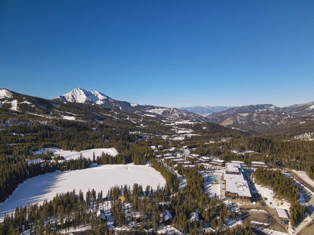 LakeLodge Residences - Residential