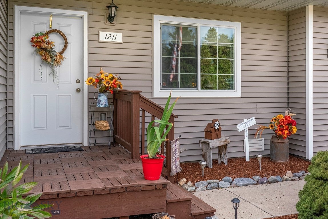 1211 Homesteaders Way