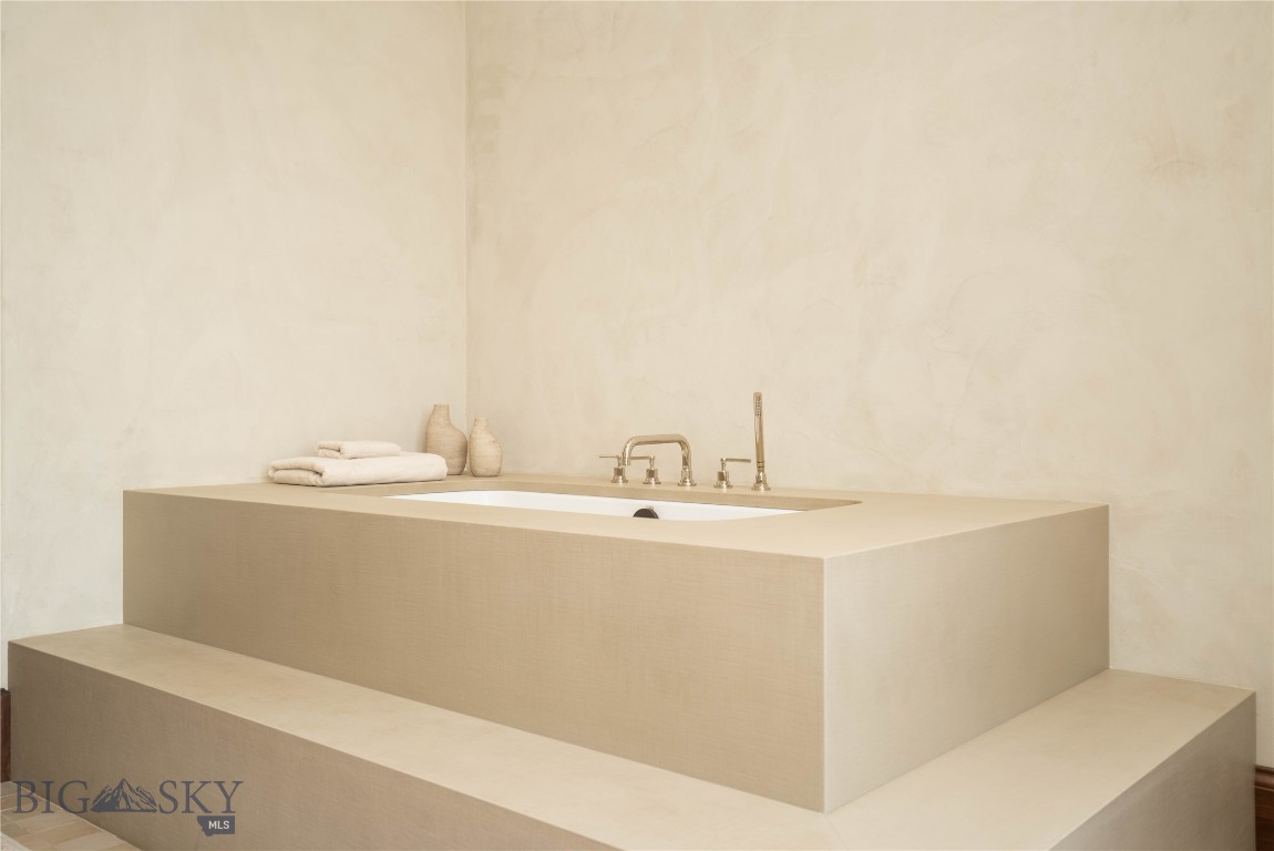 North Pass Ranches - Residential