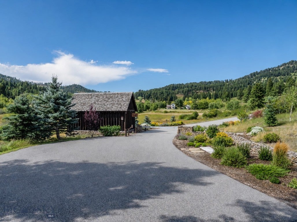 1221 Green Valley Way