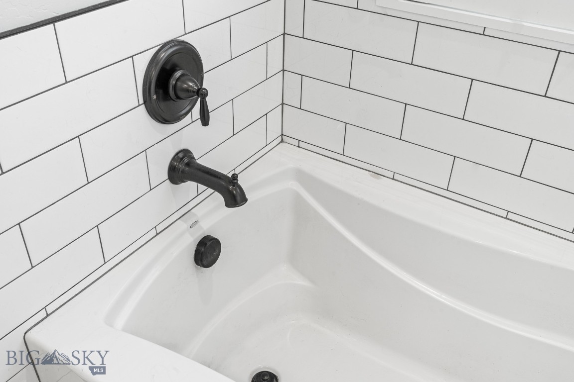 Bozeman, Montana 59715, United States, 4 Bedrooms Bedrooms, ,4 BathroomsBathrooms,Residential,Contingent,60542