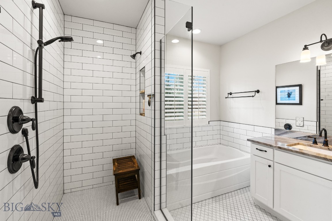 Bozeman, Montana 59715, United States, 4 Bedrooms Bedrooms, ,4 BathroomsBathrooms,Residential,Contingent,60542