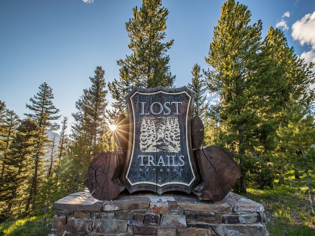Lost Trails - Land