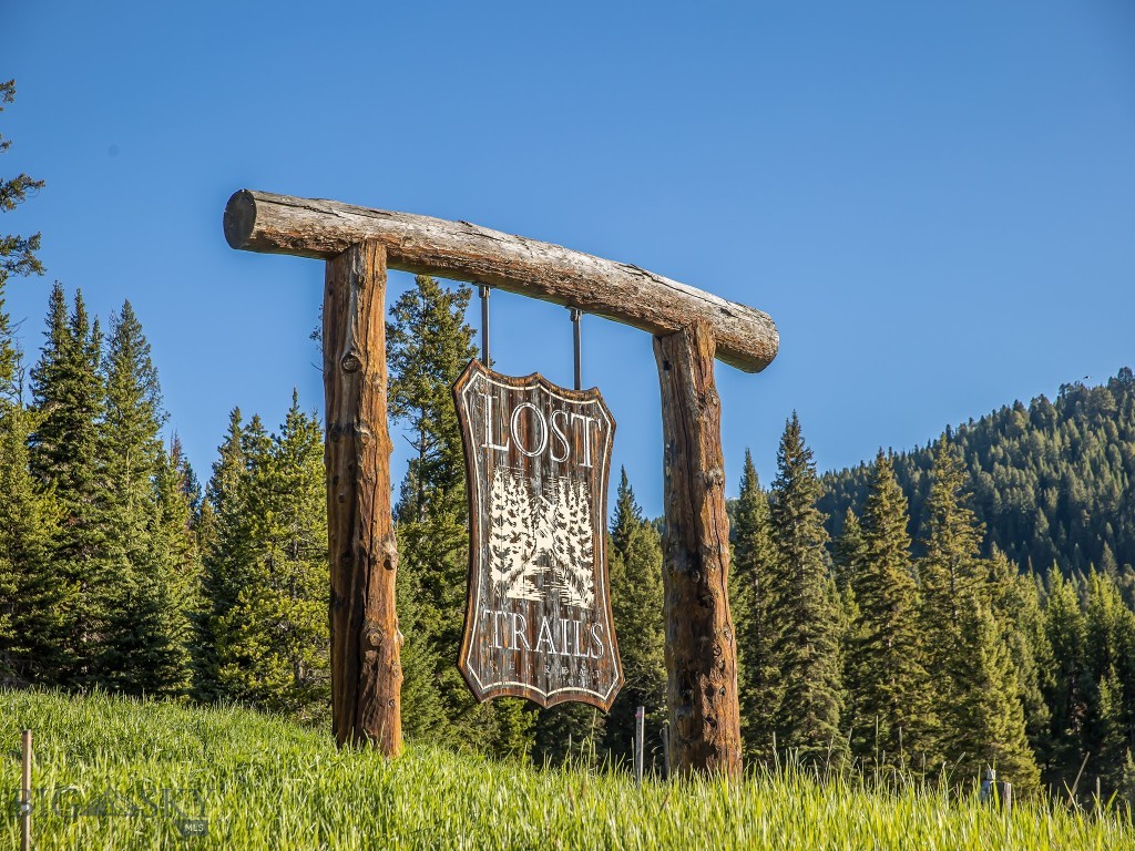 Lost Trails - Land
