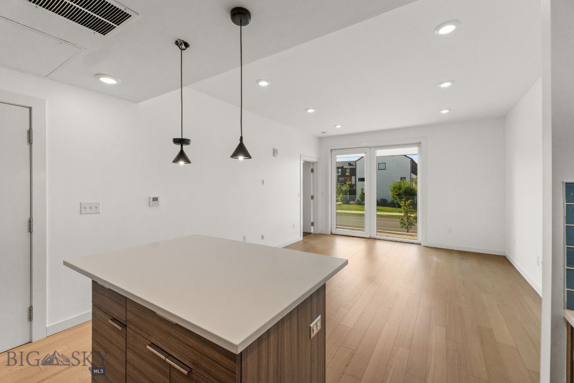 Bozeman, Montana 59718, United States, 1 Bedroom Bedrooms, ,1 BathroomBathrooms,Residential,Pending,180565