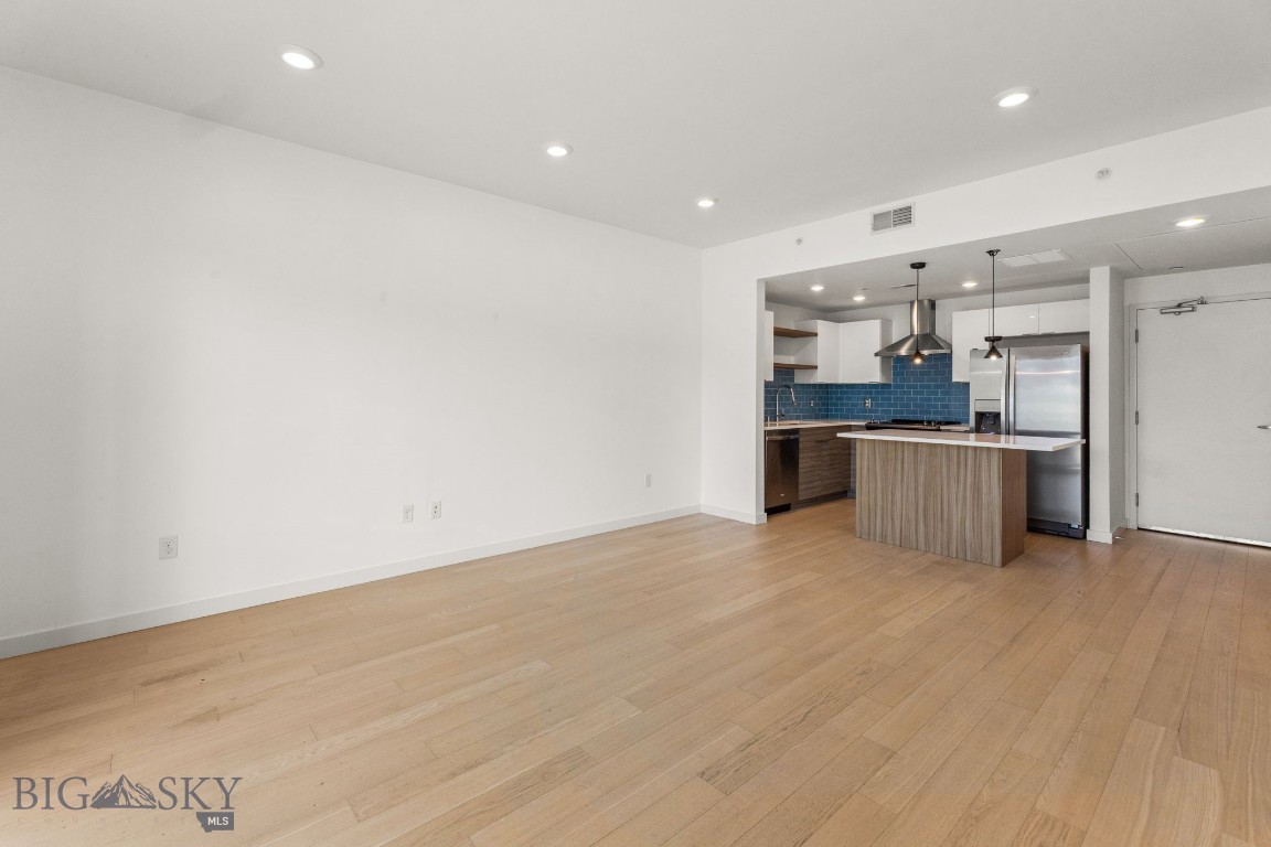 Bozeman, Montana 59718, United States, 1 Bedroom Bedrooms, ,1 BathroomBathrooms,Residential,Pending,180565