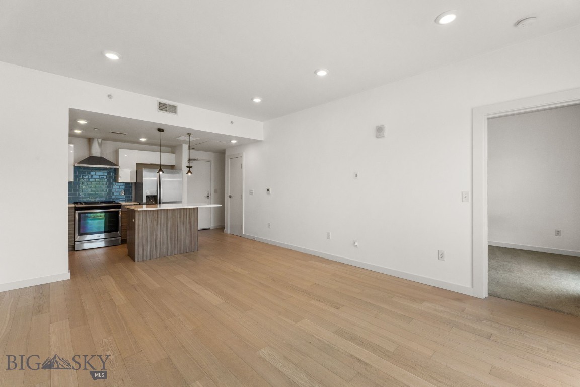 Bozeman, Montana 59718, United States, 1 Bedroom Bedrooms, ,1 BathroomBathrooms,Residential,Pending,180565