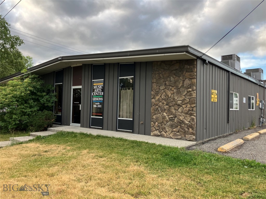 19 N 10th Avenue
