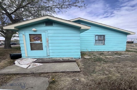 Photo of 213 5th AVE NE, Cut Bank, MT 59427 (MLS # 411964)