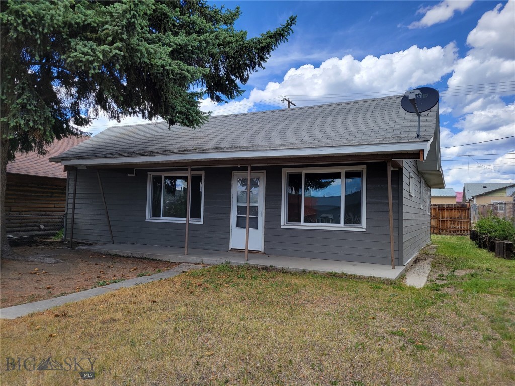 Butte, Montana 59701, United States, 3 Bedrooms Bedrooms, ,1 BathroomBathrooms,Residential,Pending,63337