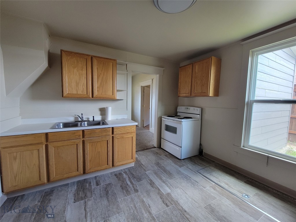 Butte, Montana 59701, United States, 3 Bedrooms Bedrooms, ,1 BathroomBathrooms,Residential,Pending,63337