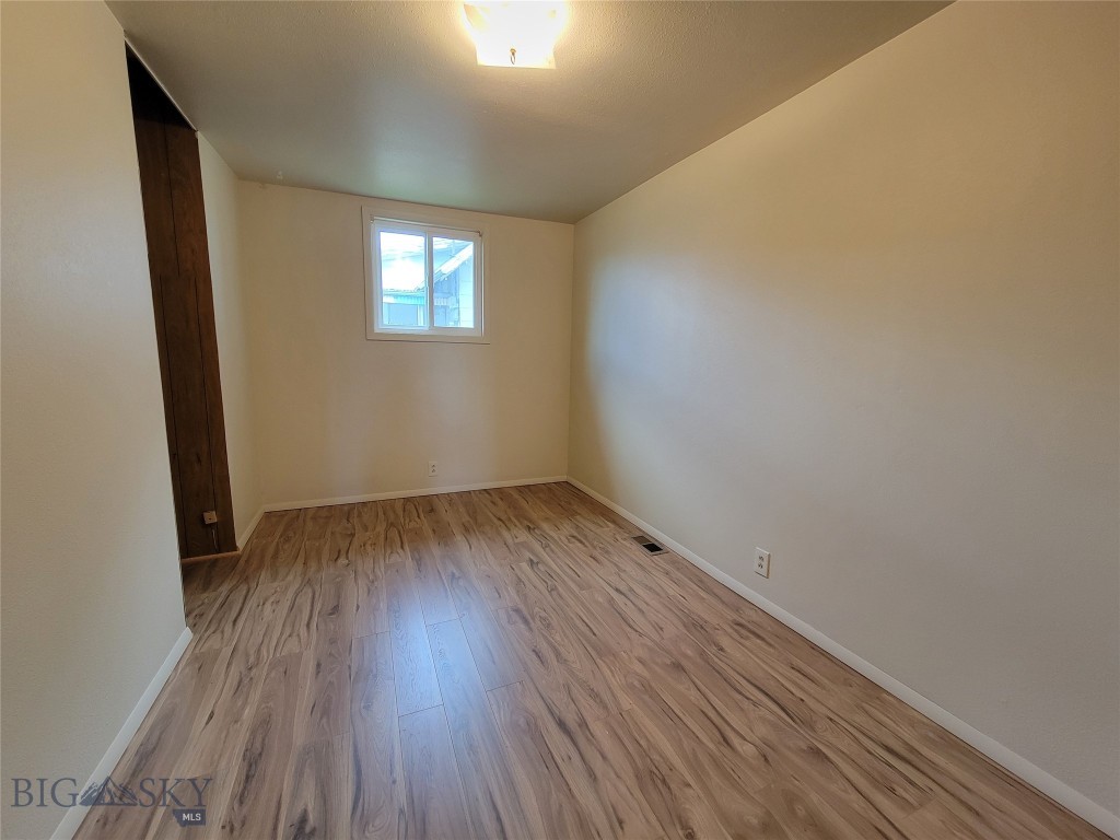 Butte, Montana 59701, United States, 3 Bedrooms Bedrooms, ,1 BathroomBathrooms,Residential,Pending,63337