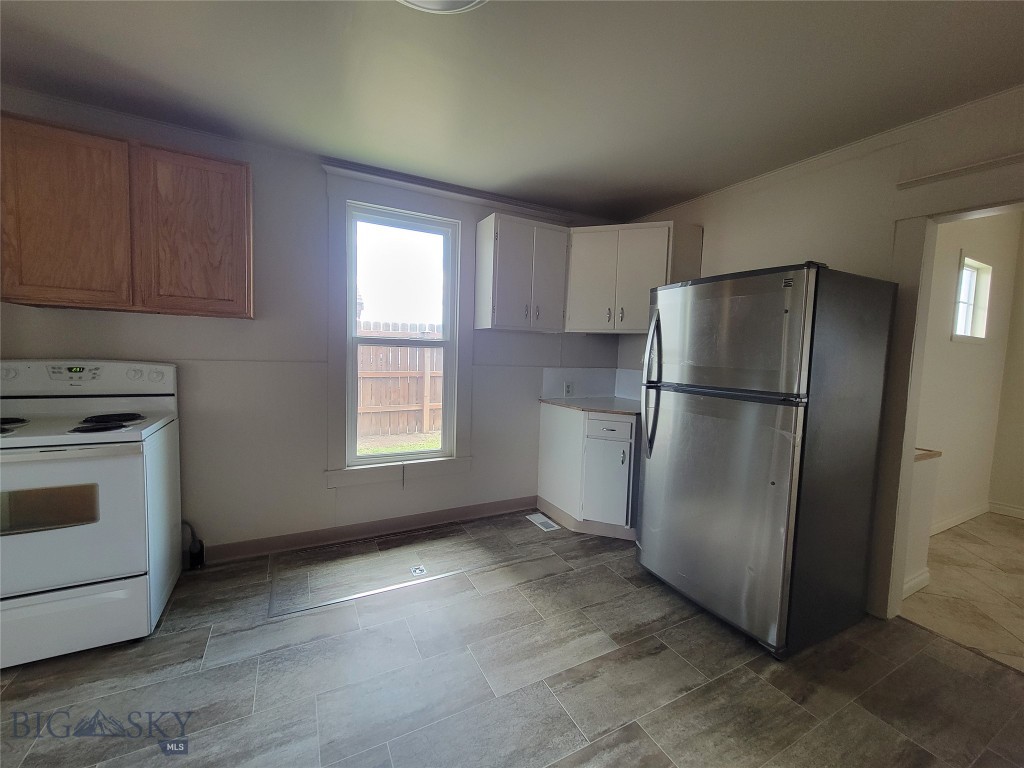 Butte, Montana 59701, United States, 3 Bedrooms Bedrooms, ,1 BathroomBathrooms,Residential,Pending,63337