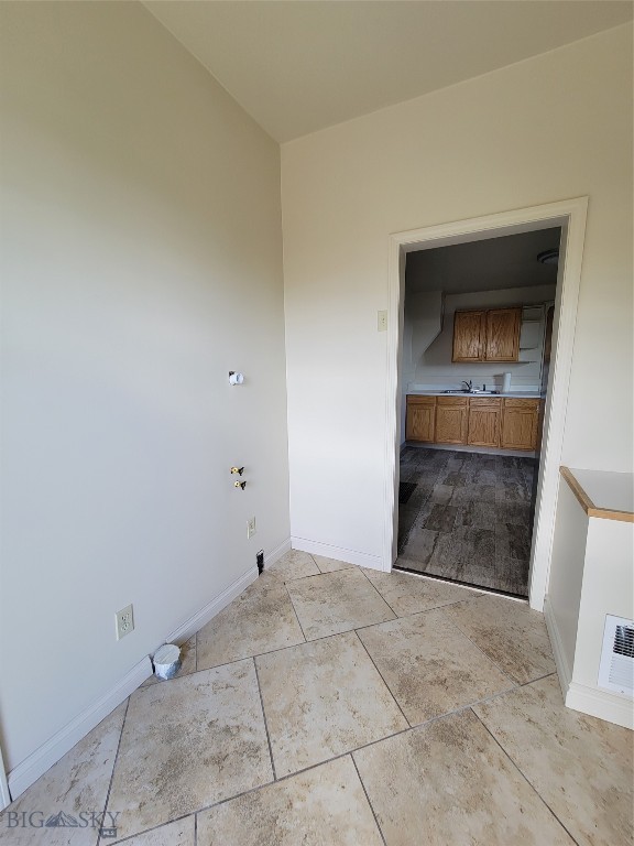 Butte, Montana 59701, United States, 3 Bedrooms Bedrooms, ,1 BathroomBathrooms,Residential,Pending,63337