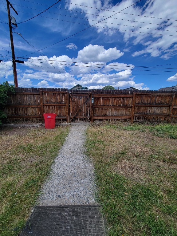 Butte, Montana 59701, United States, 3 Bedrooms Bedrooms, ,1 BathroomBathrooms,Residential,Pending,63337