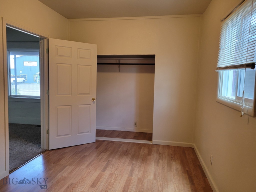 Butte, Montana 59701, United States, 3 Bedrooms Bedrooms, ,1 BathroomBathrooms,Residential,Pending,63337