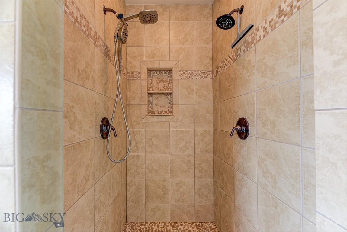 Helena, Montana 59635, United States, 6 Bedrooms Bedrooms, ,4 BathroomsBathrooms,Residential,Active,133808