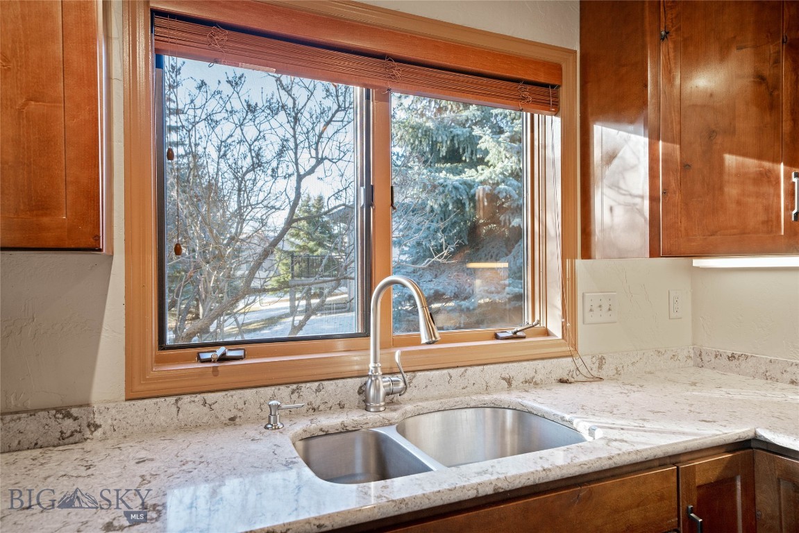 Highwood Est condo - Residential