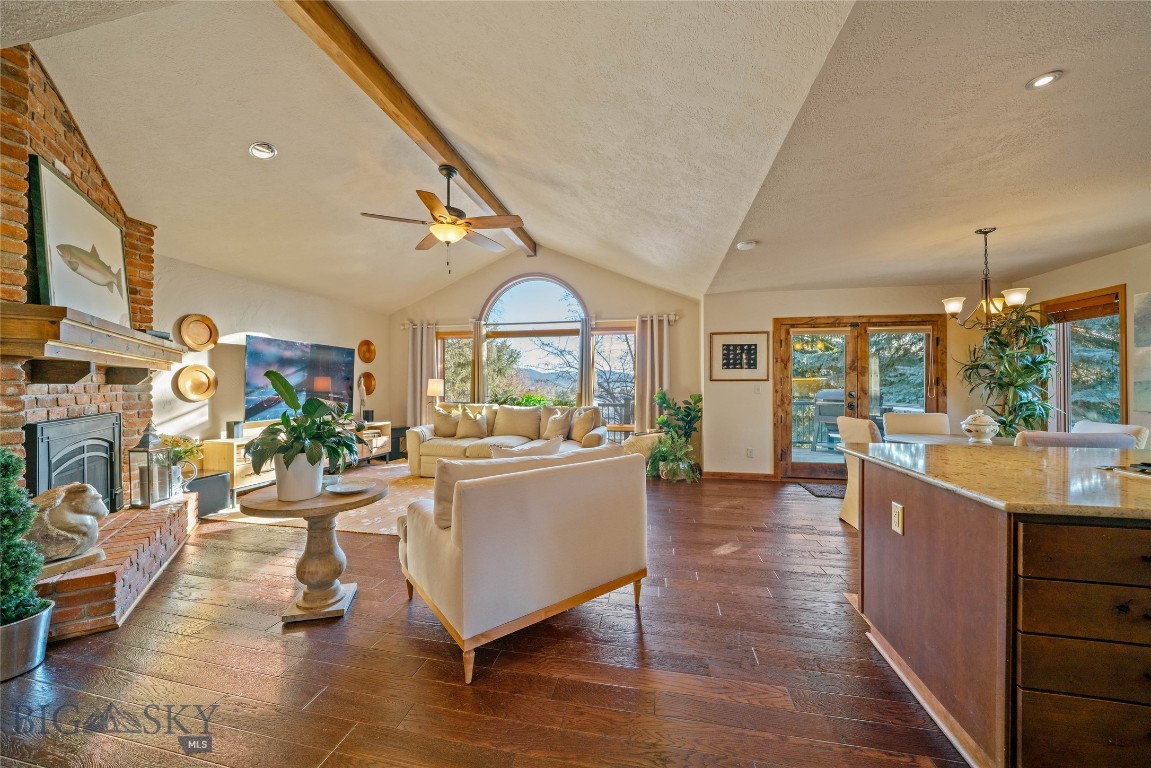 Highwood Est condo - Residential