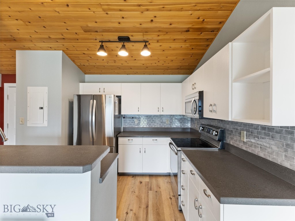 Big Sky, Montana 59716, United States, 2 Bedrooms Bedrooms, ,2 BathroomsBathrooms,Residential,Contingent,54573