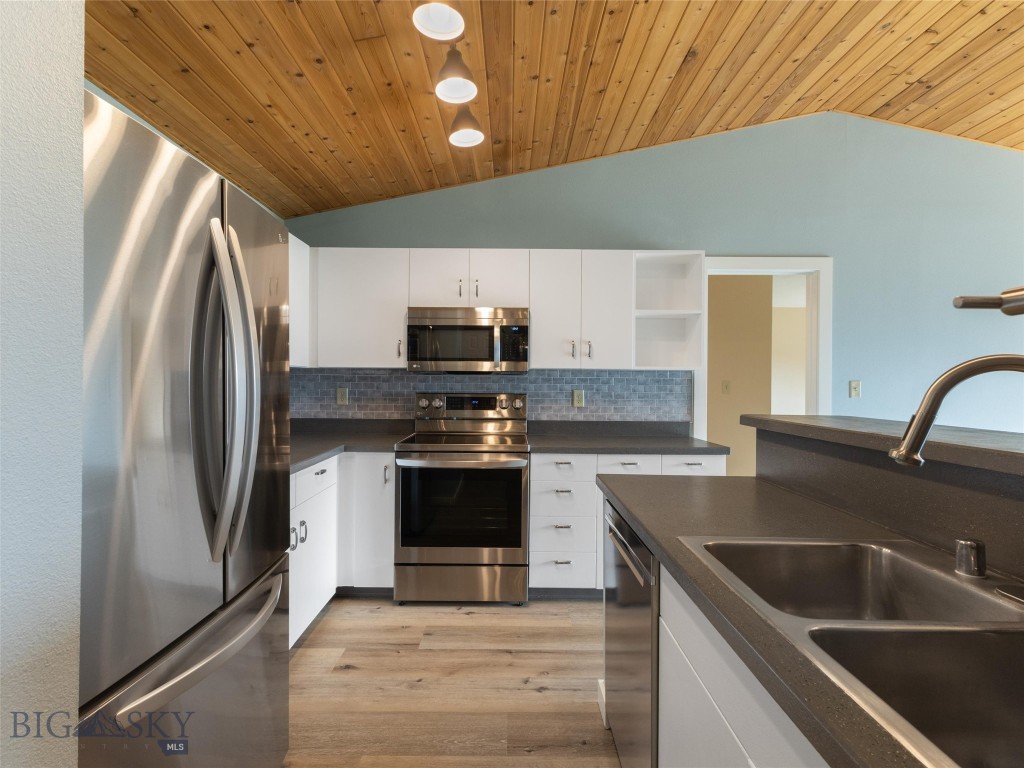 Big Sky, Montana 59716, United States, 2 Bedrooms Bedrooms, ,2 BathroomsBathrooms,Residential,Contingent,54573