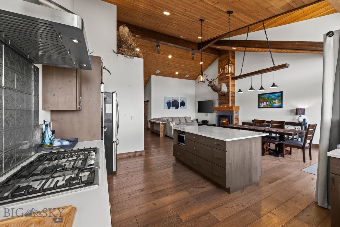 Shining Mountain Unit I - Residential