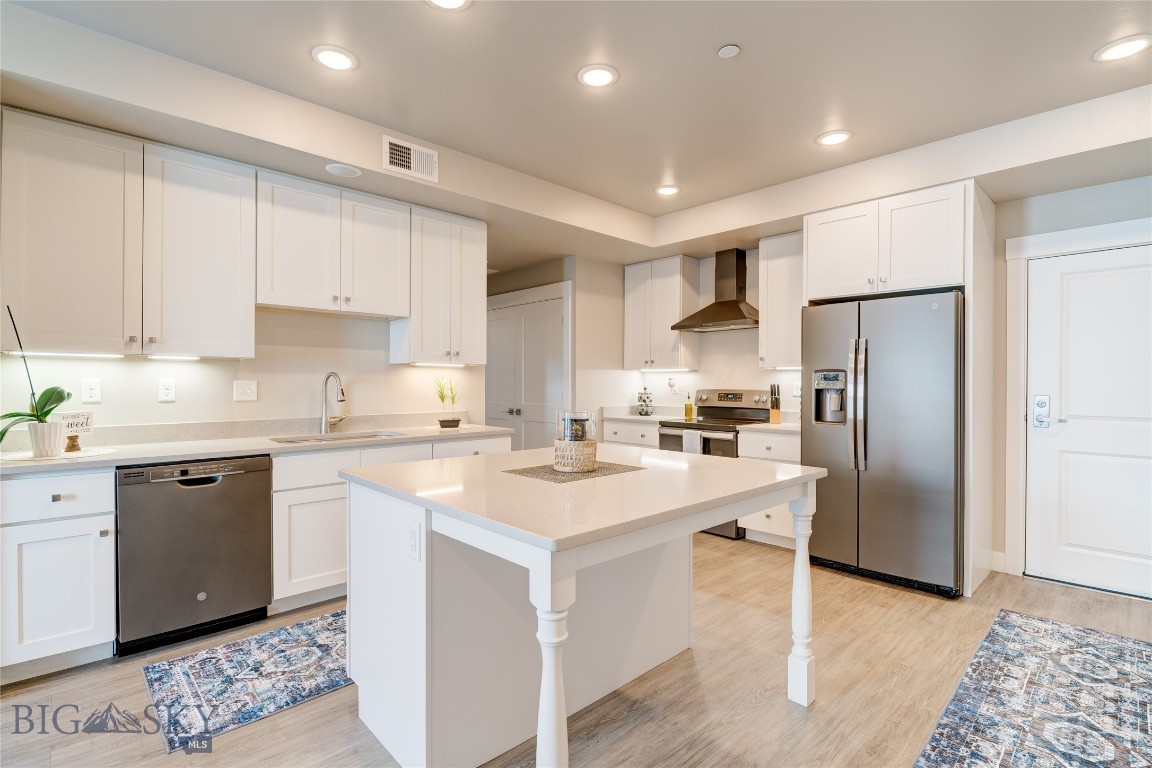 1295 Thomas Drive 203