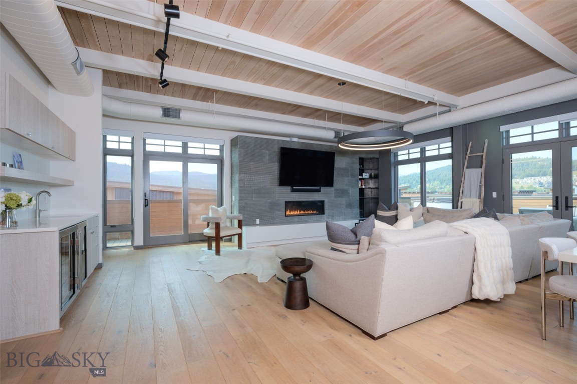 99 Town Center Avenue Unit R2
