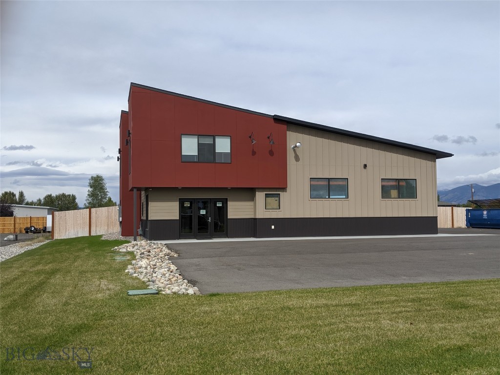 Countryside Estates - Commercial Lease