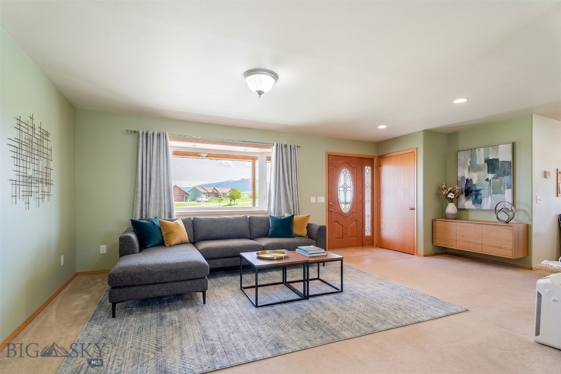 16 Windy Meadow Drive