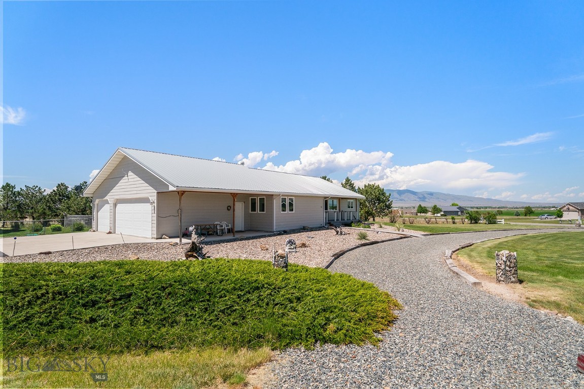16 Windy Meadow Drive