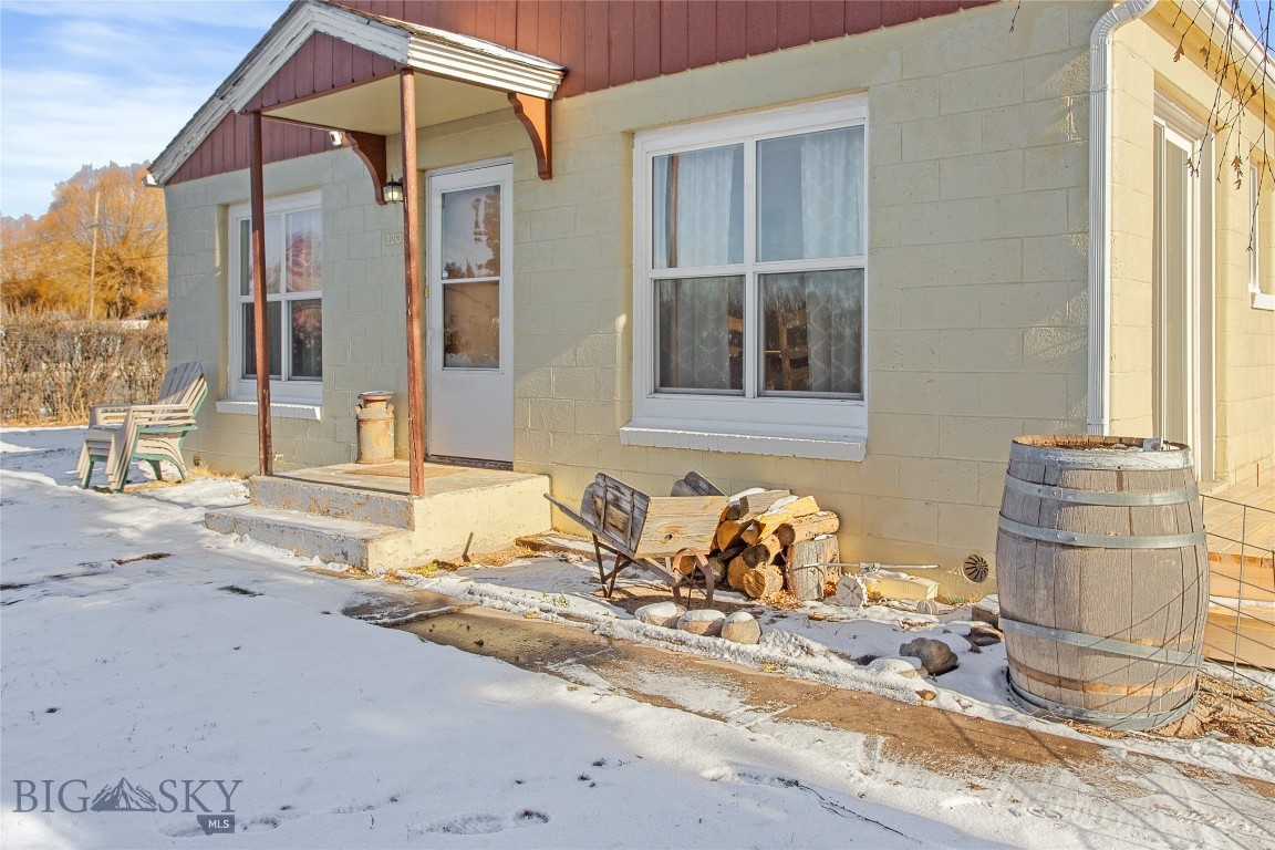 Butte, Montana 59701, United States, 3 Bedrooms Bedrooms, ,1 BathroomBathrooms,Residential,Contingent,30977