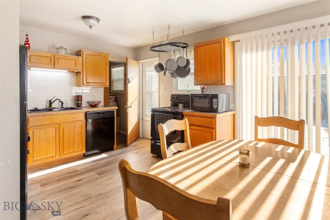 Butte, Montana 59701, United States, 3 Bedrooms Bedrooms, ,1 BathroomBathrooms,Residential,Contingent,30977