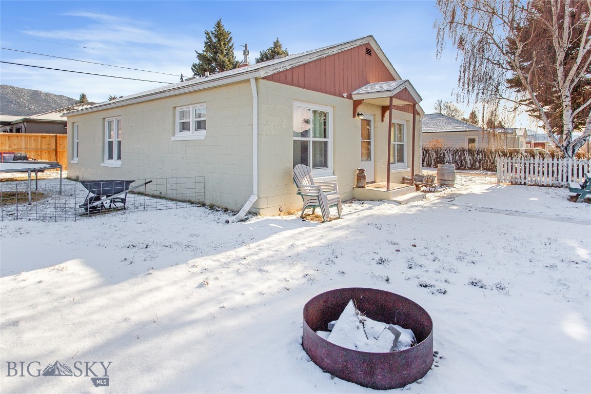 Butte, Montana 59701, United States, 3 Bedrooms Bedrooms, ,1 BathroomBathrooms,Residential,Contingent,30977