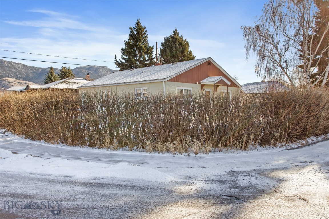 Butte, Montana 59701, United States, 3 Bedrooms Bedrooms, ,1 BathroomBathrooms,Residential,Contingent,30977