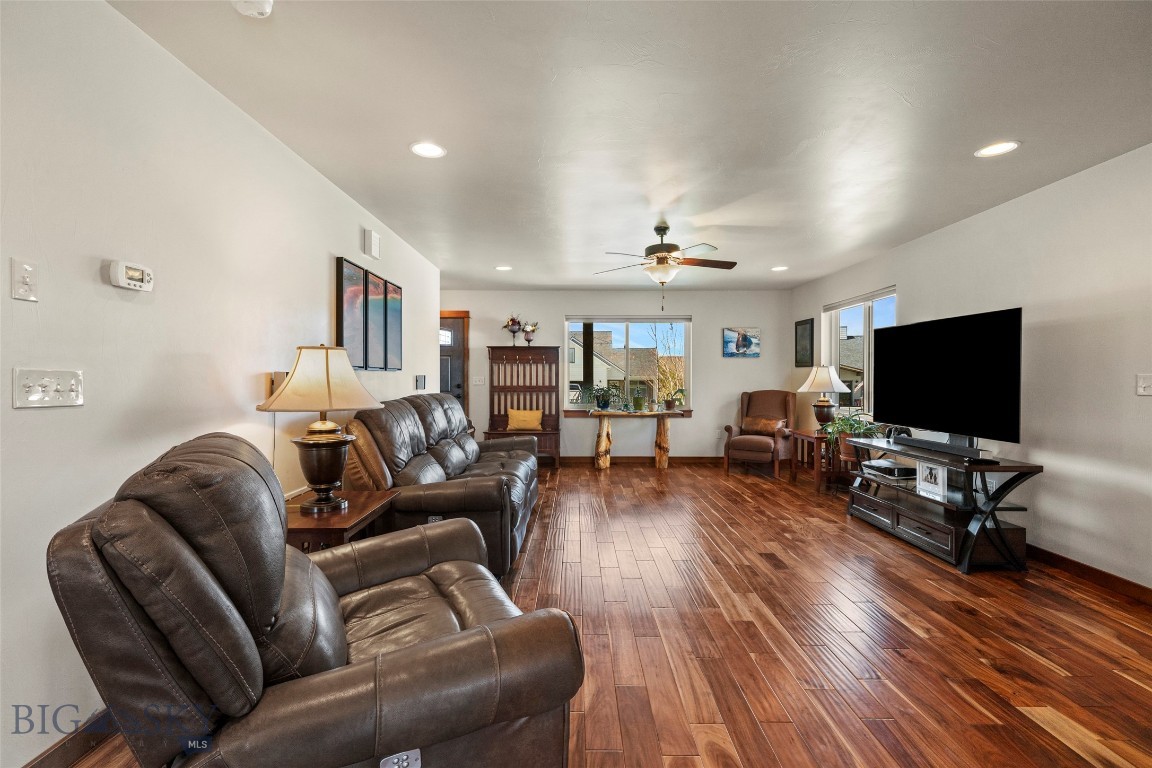 Falcon Hollow - Residential