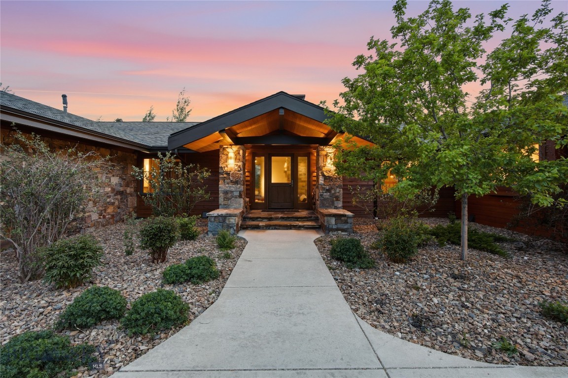 7180 Tepee Ridge Road