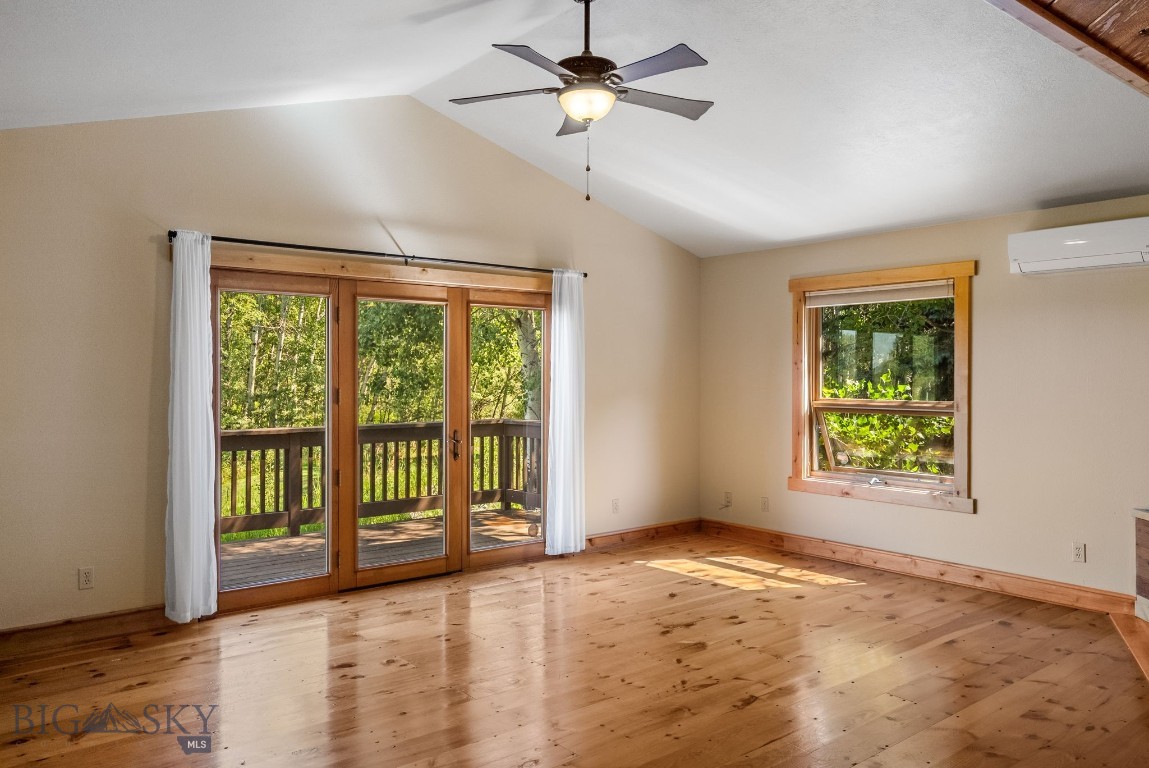 Bozeman, Montana 59715, United States, 3 Bedrooms Bedrooms, ,3 BathroomsBathrooms,Residential,Pending,195713