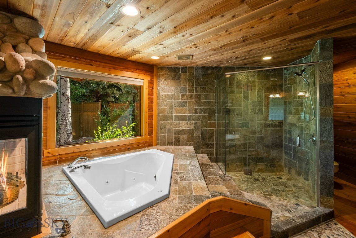 Bozeman, Montana 59715, United States, 3 Bedrooms Bedrooms, ,3 BathroomsBathrooms,Residential,Pending,195713