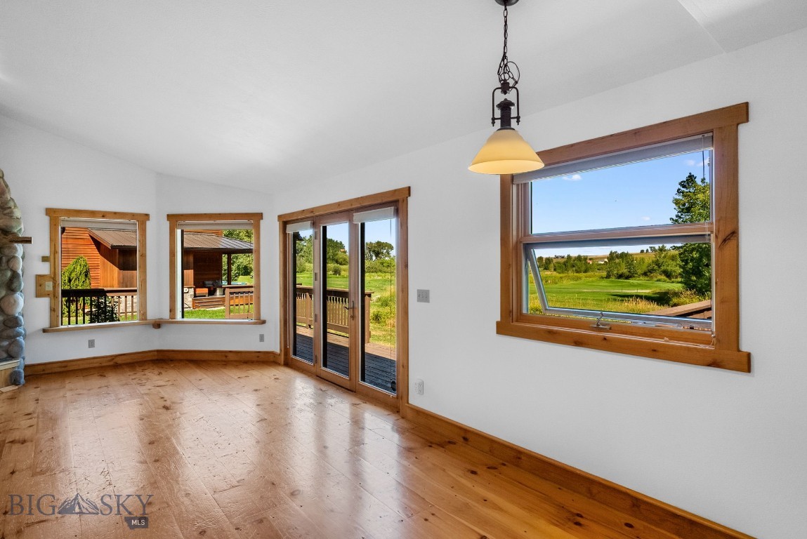 Bozeman, Montana 59715, United States, 3 Bedrooms Bedrooms, ,3 BathroomsBathrooms,Residential,Pending,195713