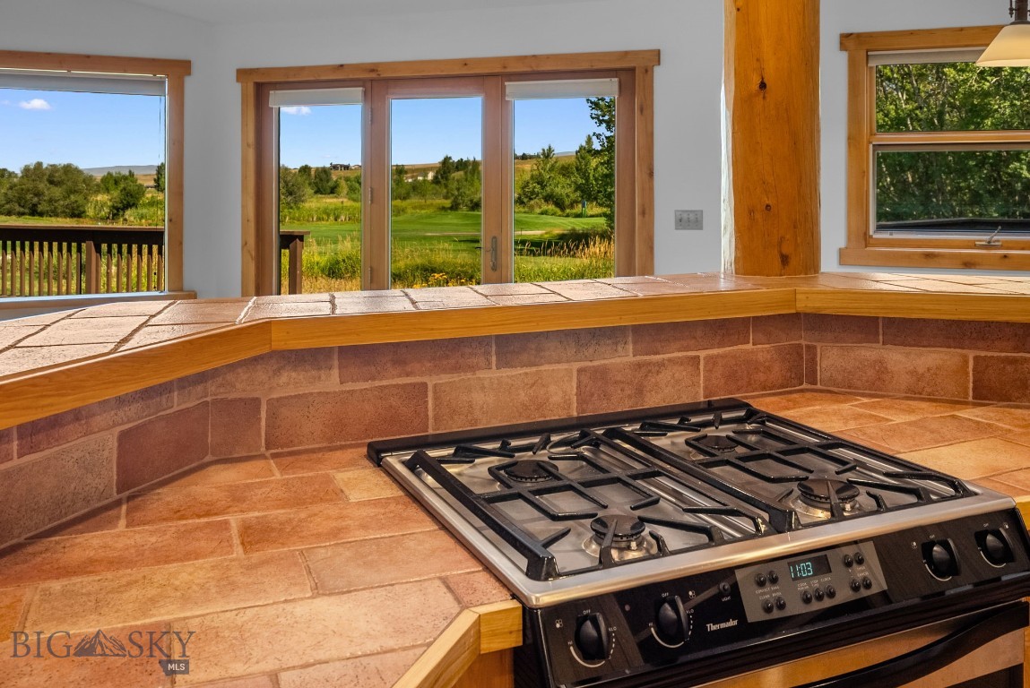 Bozeman, Montana 59715, United States, 3 Bedrooms Bedrooms, ,3 BathroomsBathrooms,Residential,Pending,195713