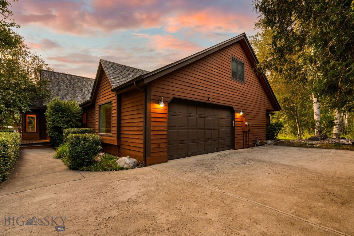 Bozeman, Montana 59715, United States, 3 Bedrooms Bedrooms, ,3 BathroomsBathrooms,Residential,Pending,195713