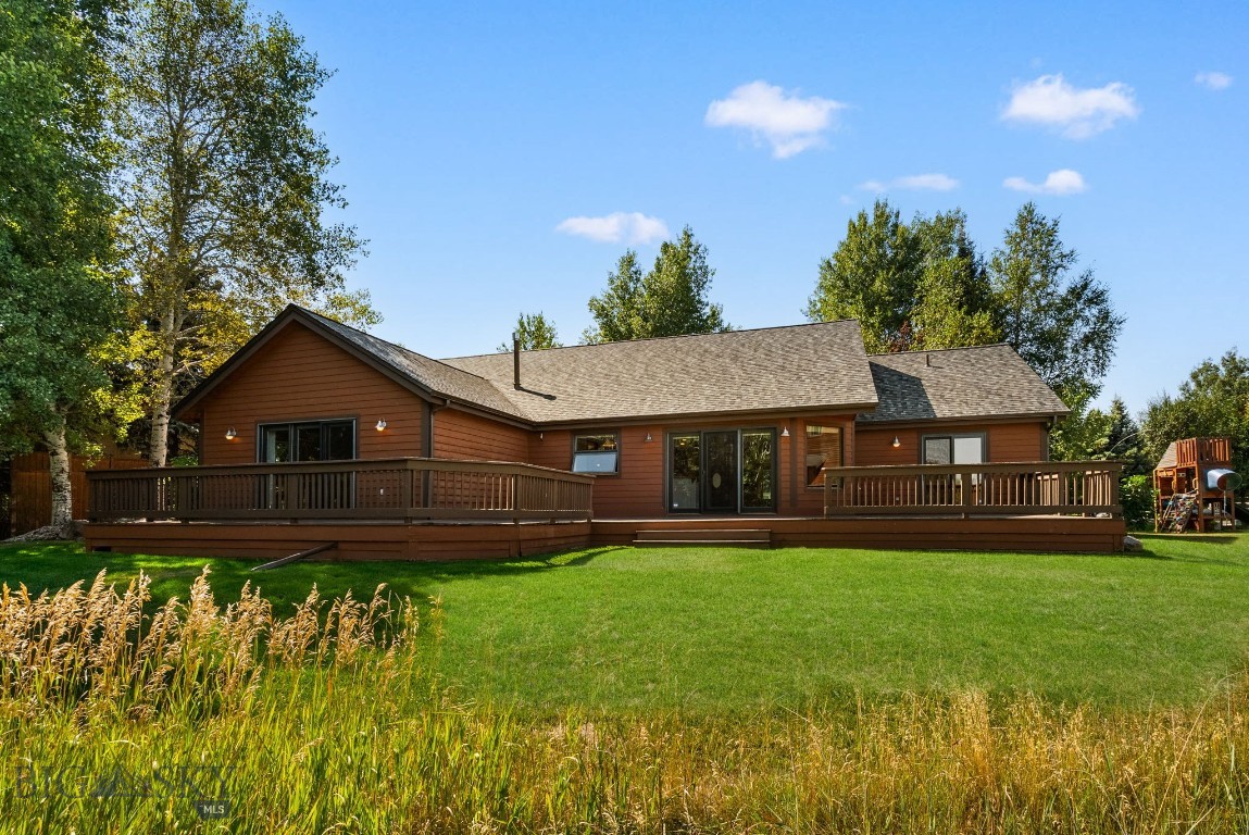 Bozeman, Montana 59715, United States, 3 Bedrooms Bedrooms, ,3 BathroomsBathrooms,Residential,Pending,195713