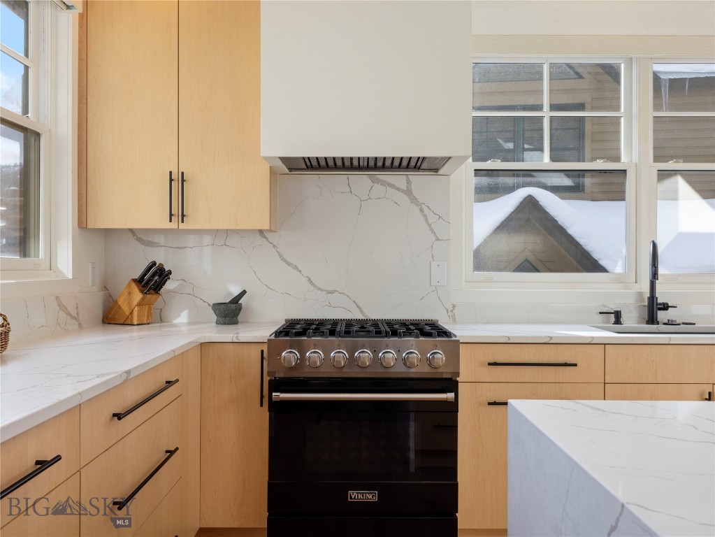 Big Sky, Montana 59716, United States, 3 Bedrooms Bedrooms, ,4 BathroomsBathrooms,Residential,Contingent,66265