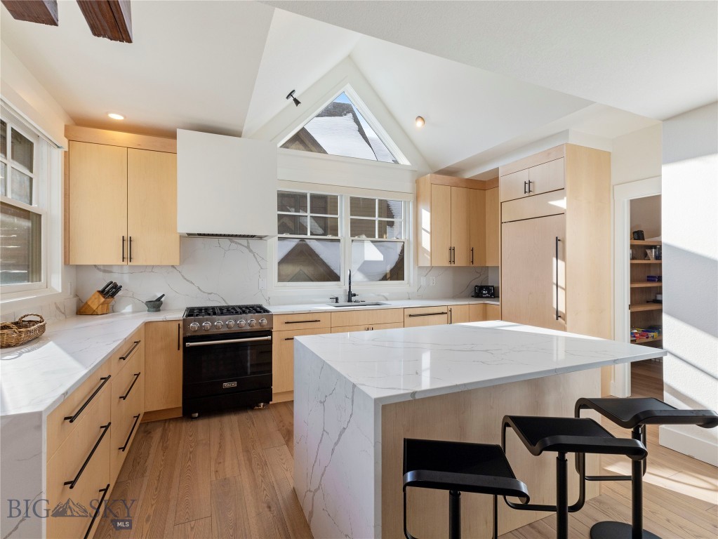 Big Sky, Montana 59716, United States, 3 Bedrooms Bedrooms, ,4 BathroomsBathrooms,Residential,Contingent,66265